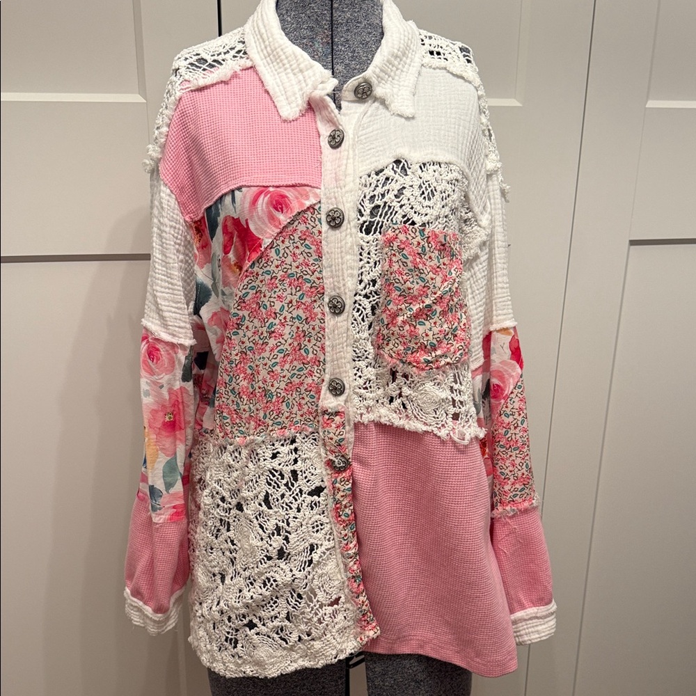Pol Pink And White Button Down Patchwork Lace Flo… - image 4